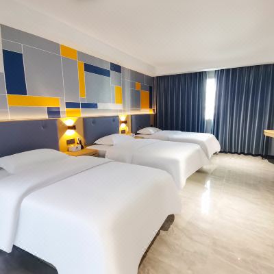 云行三床房（酒店提供自助洗衣机）