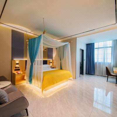 轻奢智能浪漫大床房