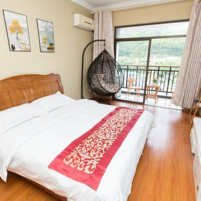 阳台观山大床房