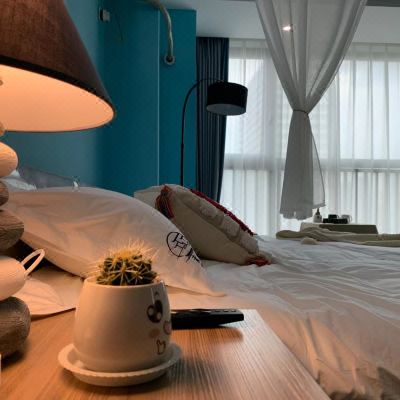 听风-VIP巨幕影院大床房