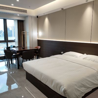 逸享云隐机麻影音大床房（麻将天天摸+开心欢乐多）