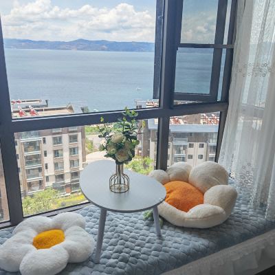 湖景房三室两厅两卫一厨