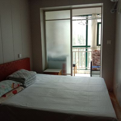 阳台大床房（公共卫浴）