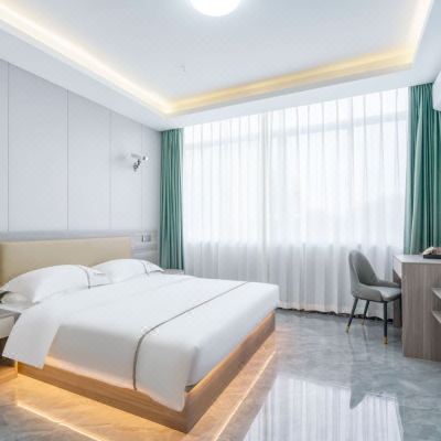 凌霄巨幕影音大床房