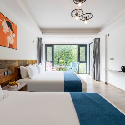 雅致家庭房+全景山景+全景落地窗