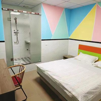 豪华大床房(空调+酒店提供自助洗衣机)