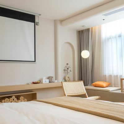 温馨雅致智能投影房