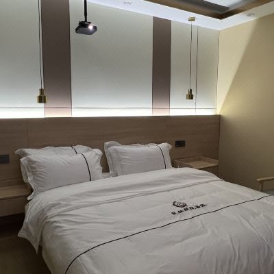 精选智能影视大床房