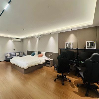 豪华大床房[4060显卡+i5 13th+180HZ显示器+32G运行内存+JMJG](100寸投影)