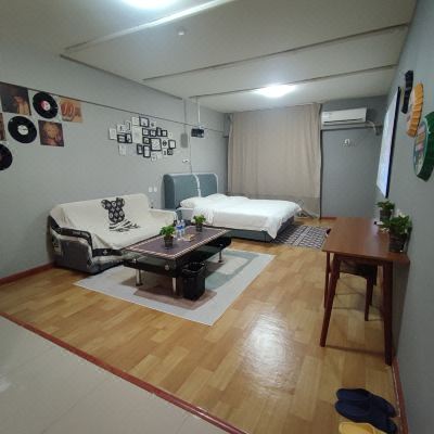 灰色私密空间巨幕投影大床房