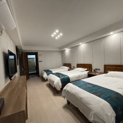 悦阁豪华三人间