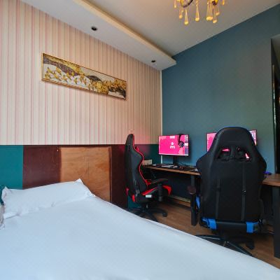 情侣电竞大床房