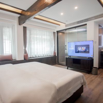 鉴山·阳光大床房