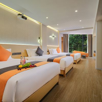 听闻·闺蜜家庭三床房-100寸4K高清画框巨幕投影＋自动窗帘＋懒人沙发