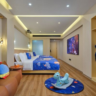 听话·baby晚安亲子主题房-100寸4K高清画框巨幕投影＋自动窗帘