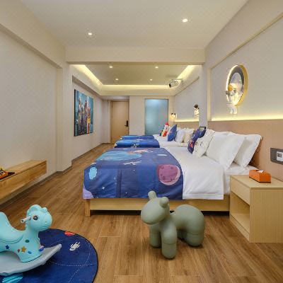 听闻·太空宇航员主题家庭房-100寸4K高清画框巨幕投影＋自动窗帘