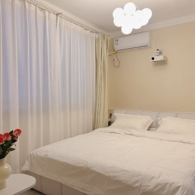 谷雨-奶油风精品大床房-百寸高清投影+干湿分离