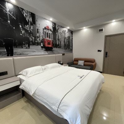 豪华智能大床房