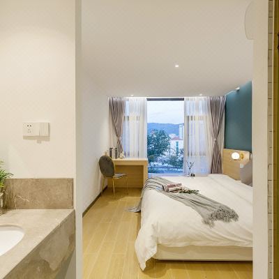 吊绳影音大床房