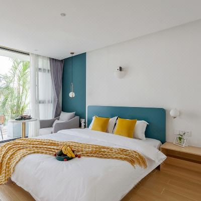 山景阳台影音大床房