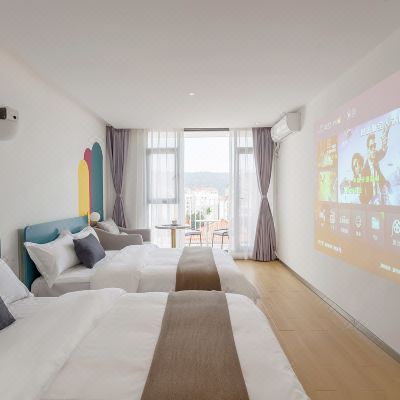 山景阳台影音家庭房