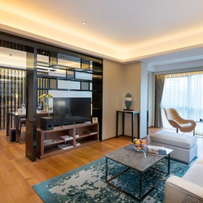 二居室行政书房公寓