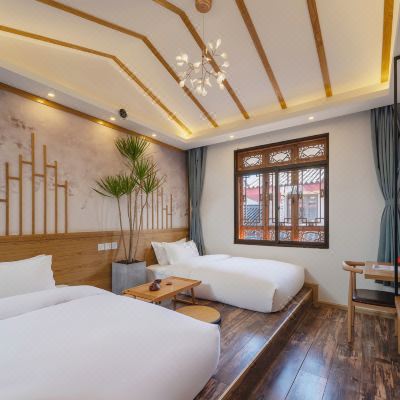 榻榻米智能客控雅致双床房