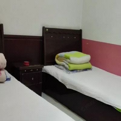 普通双床房（公共卫浴）