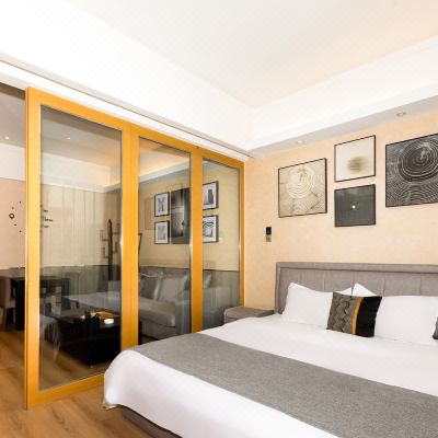 高级大床房（冰箱洗衣机齐全）