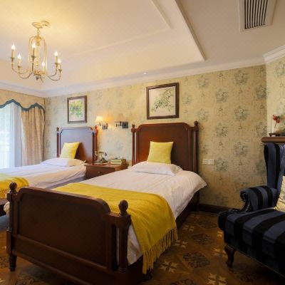 温馨阳台一室单床房