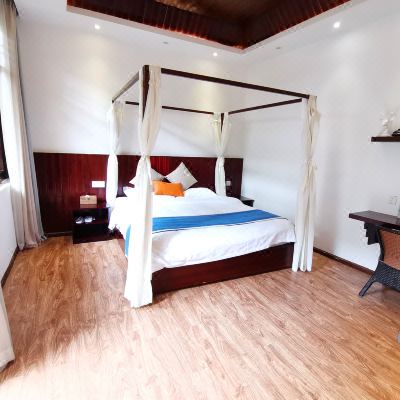 归云豪华大床房