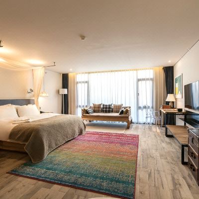 轻奢错层大床竹塌房