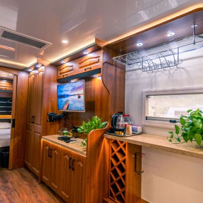 豪华房车-带院子