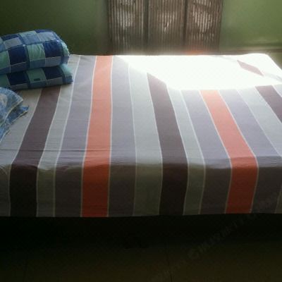 普通大床房(公共卫浴)