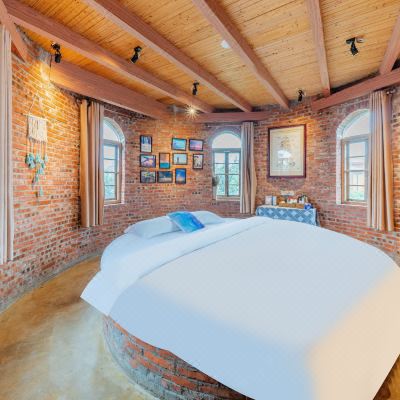 黄礼孩诗歌创作室海景圆床房