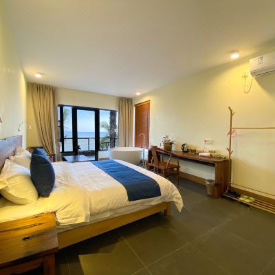 海浪豪华海景大床房