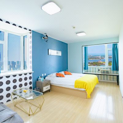 海景影院大床房(巨幕影院+酒店公区提供自助洗衣)