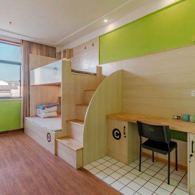 在路上四人房(床位)