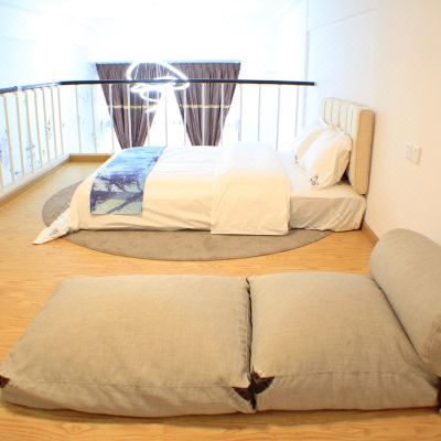 浪漫温馨大床房