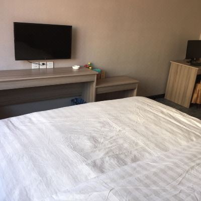 普通大床房(公共卫浴)