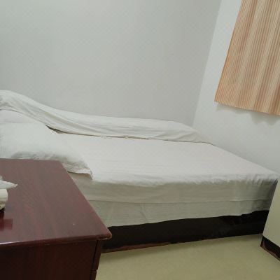 普通小间(公共卫浴)(无法洗浴）