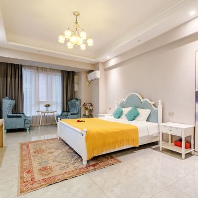 欧式轻奢大床房