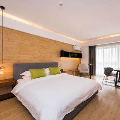 智能设计师大床房