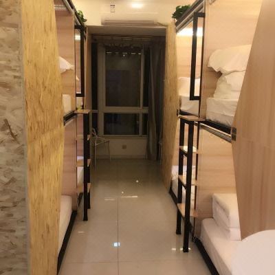 9h女生席梦思舱(床位)(公共卫浴)