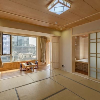 侧江景露台阳光房