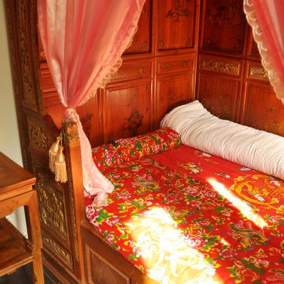 古典龙凤土炕套间