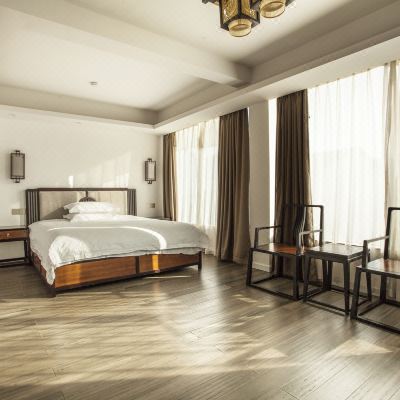 栖霞轻奢大床房