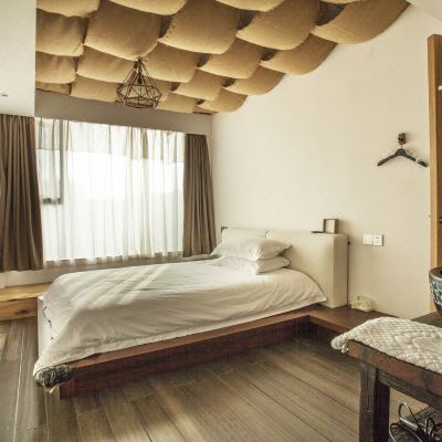 栖霞精致大床房