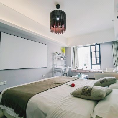 悦享湖景影院大床房-120寸巨幕+洗衣机