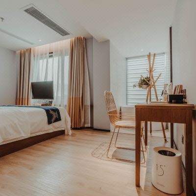 轻奢江景大床房